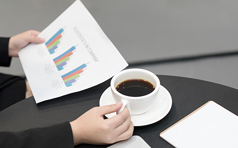 銀行開(kāi)公戶時(shí)會(huì)有一些費(fèi)用。如果你選擇上海作為注冊(cè)公司